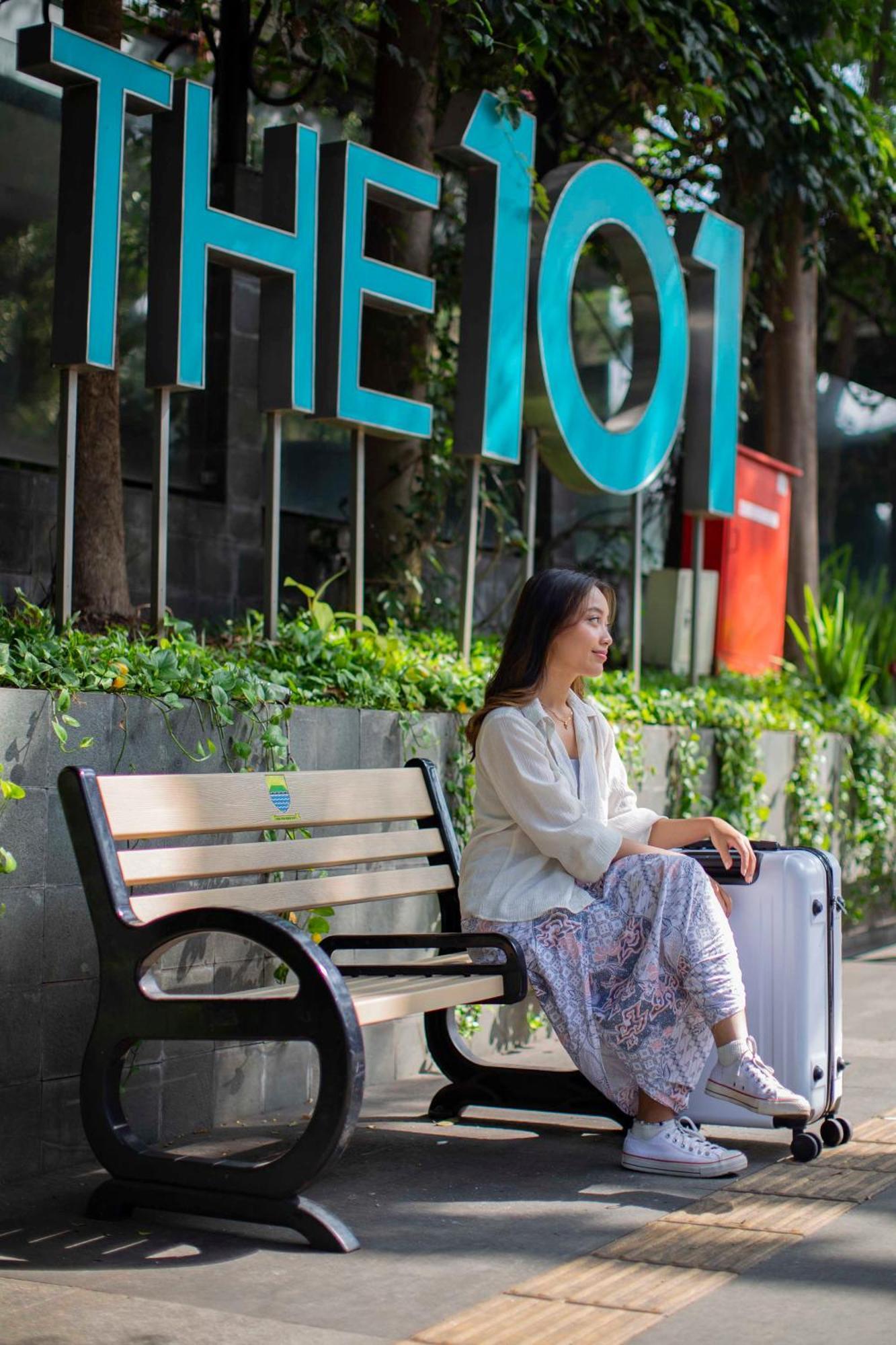 Hotel THE 1O1 Bandung Dago Exterior foto