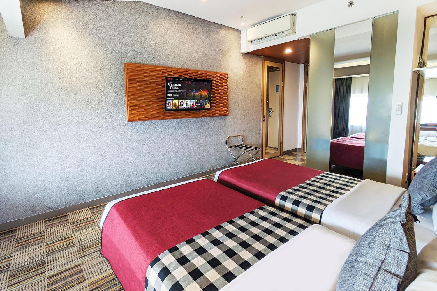 Hotel THE 1O1 Bandung Dago Exterior foto
